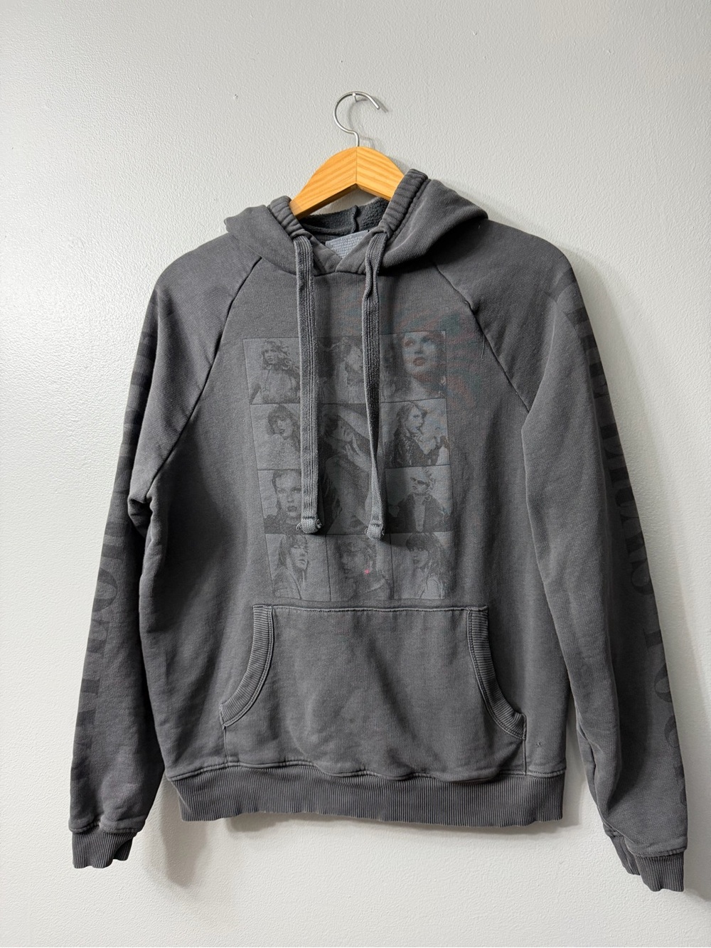 Taylor Swift The Eras Tour Official Merch Black Hoodie Sweatshirt small